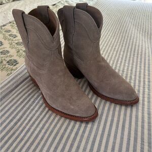Tecovas Gray Ankle Boots - Lucy